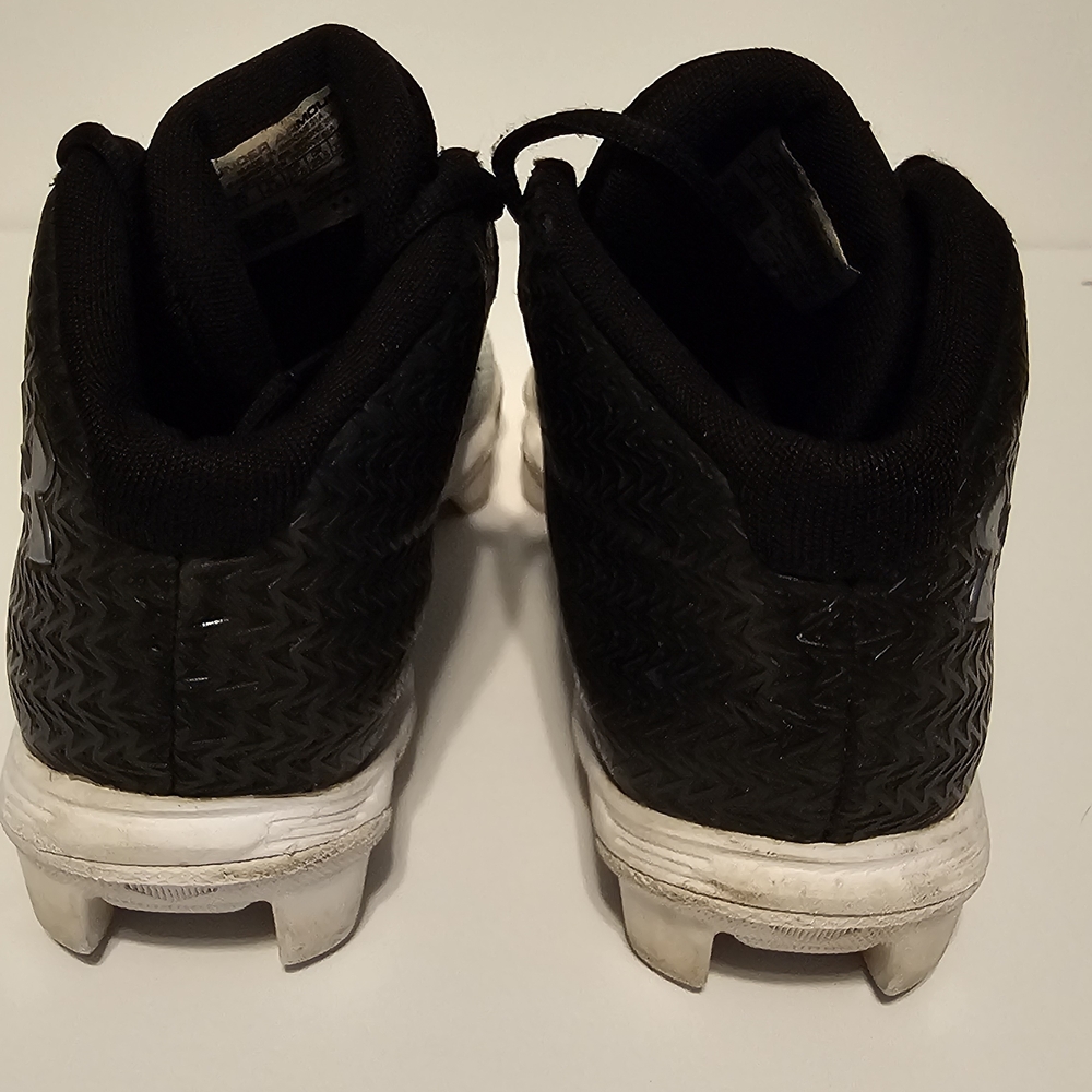 Youths Under Armour Spotlight Franchise 4.0 RM Football Cleats Size 5Y - Picture 3 of 6